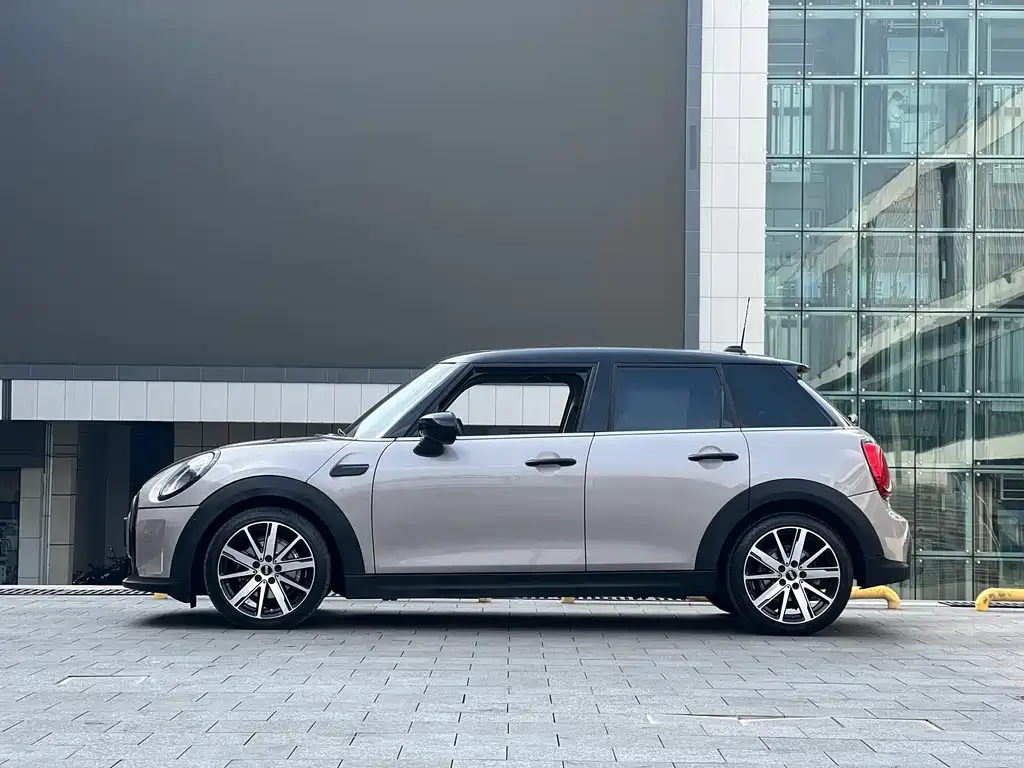 MINI Cooper (3-door) 2023 из CN, фото 3