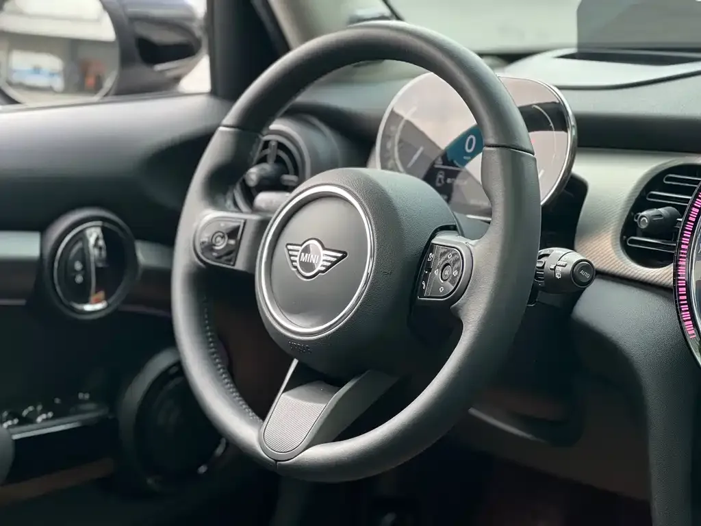 MINI Cooper (3-door) 2023 из CN, фото 9
