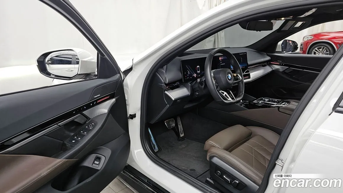 BMW 5-Series 2024 из KR, фото 10