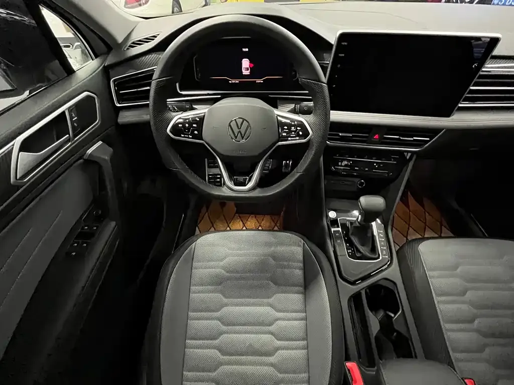 Volkswagen Tiguan X — фото 7