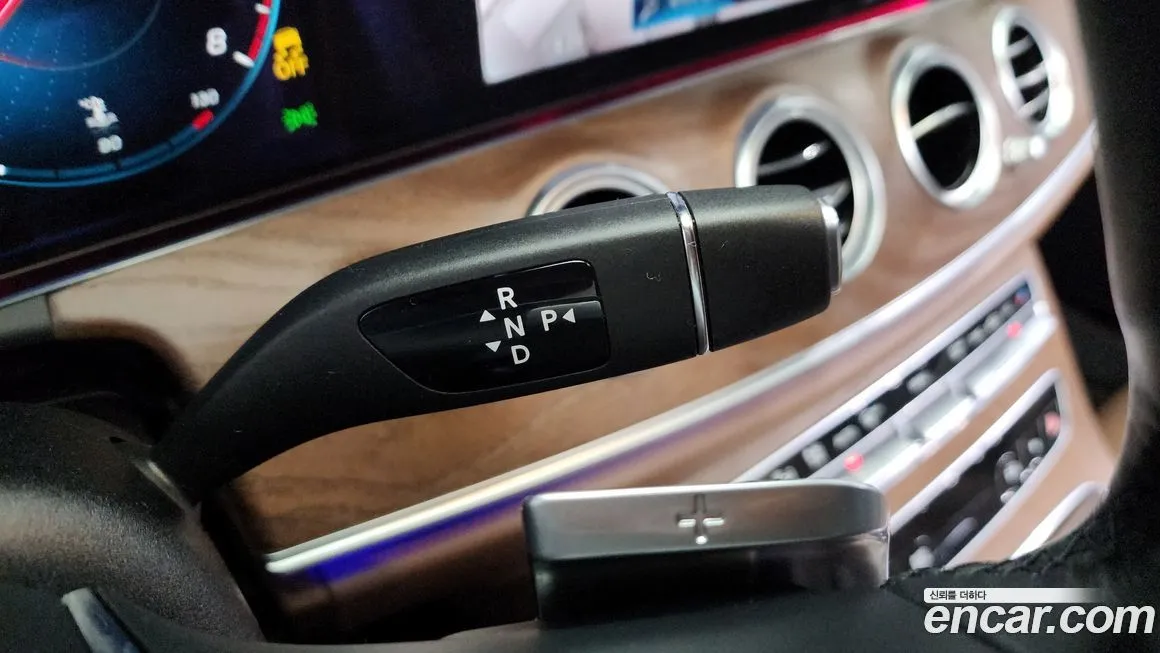 Mercedes-Benz E-Class 2021 из KR, фото 9