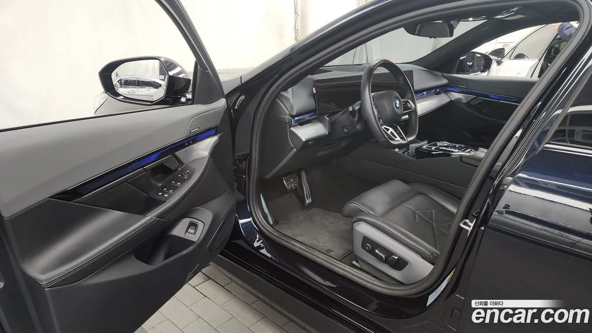 BMW 5-Series 2024 из KR, фото 10