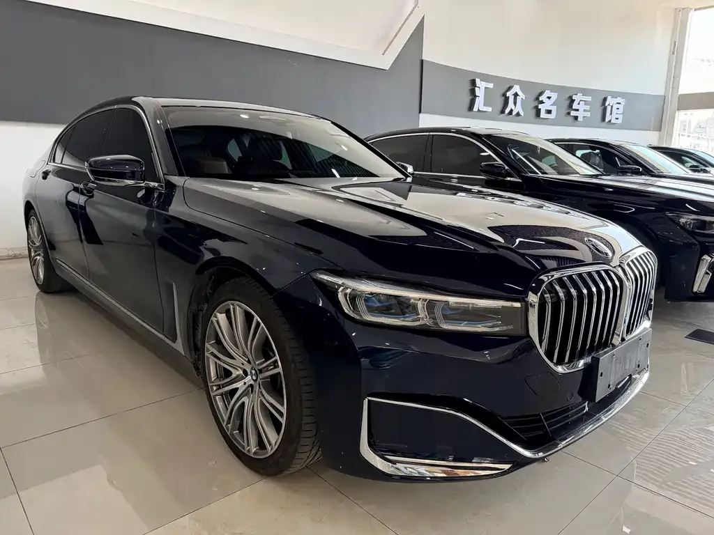 BMW 7 Series — фото 1