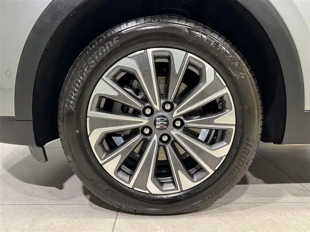Buick Envision Plus — фото 10