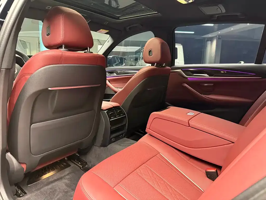 BMW 5 Series 2022 из CN, фото 10