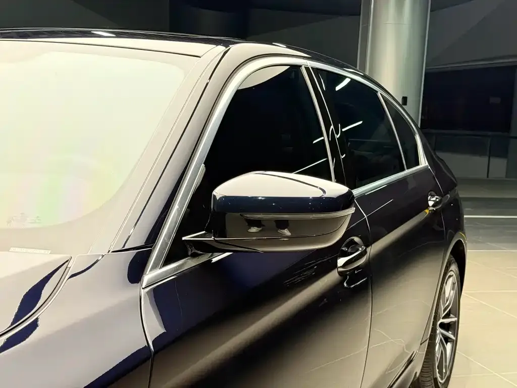 BMW 5 Series 2022 из CN, фото 5