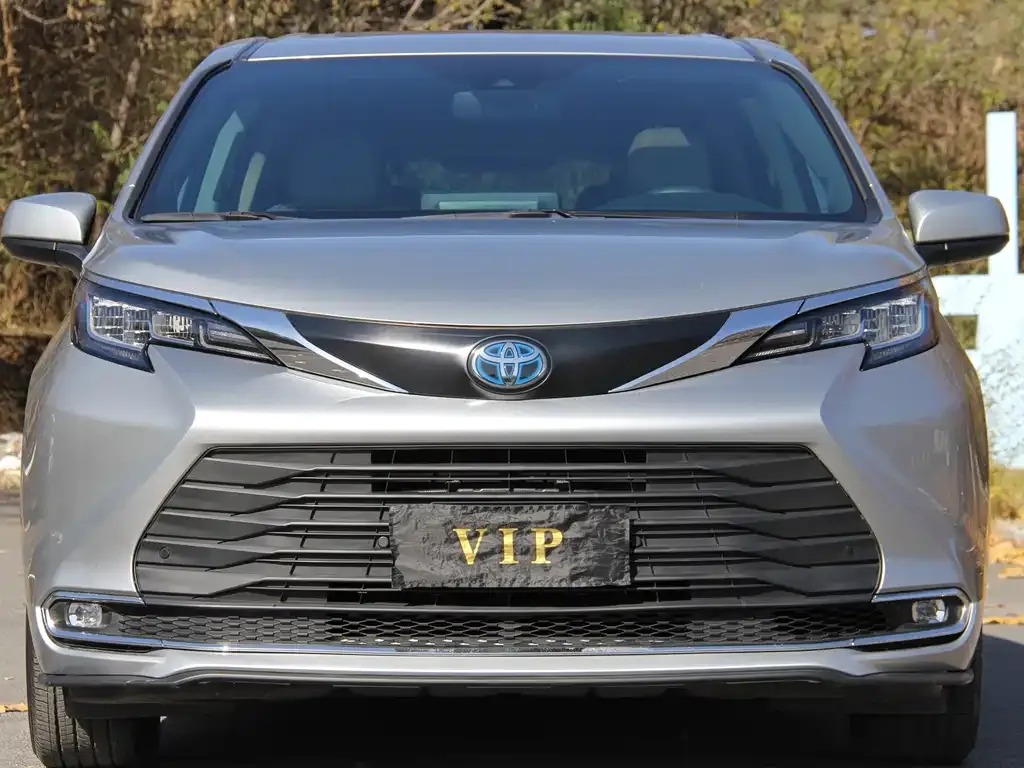 Toyota Sienna 2022 из CN, фото 1
