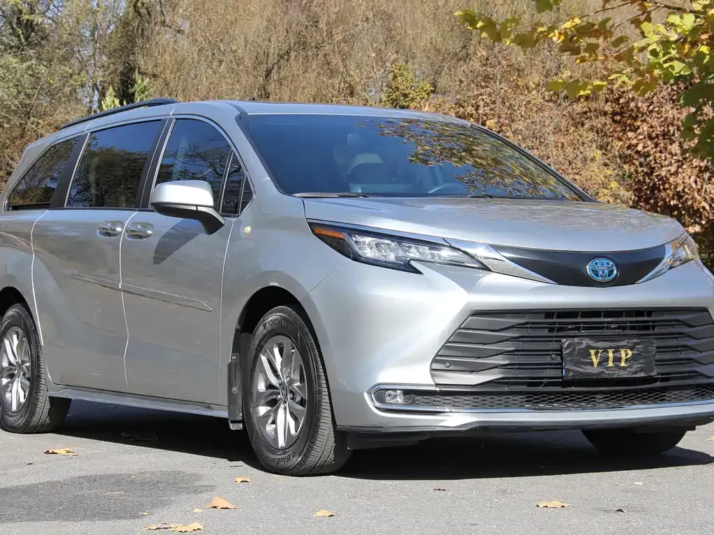 Toyota Sienna 2022 из CN, фото 3