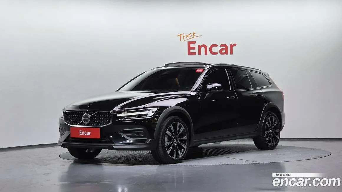 Volvo V60 2024 из KR, фото 1