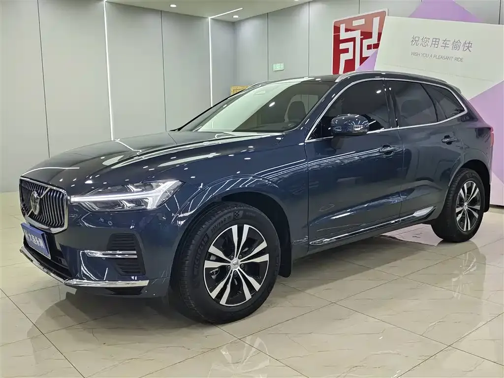 Volvo XC60 — фото 1