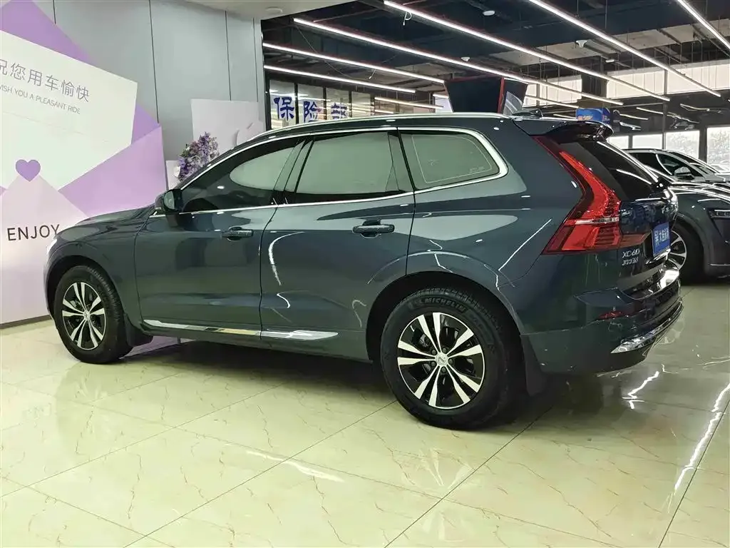 Volvo XC60 — фото 4