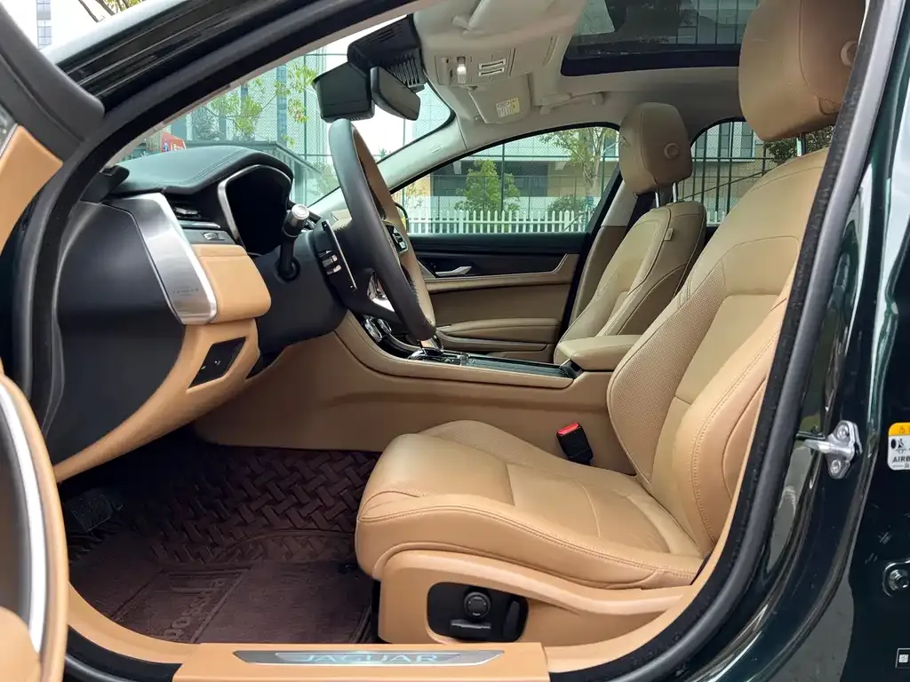 Jaguar XFL 2022 из CN, фото 6