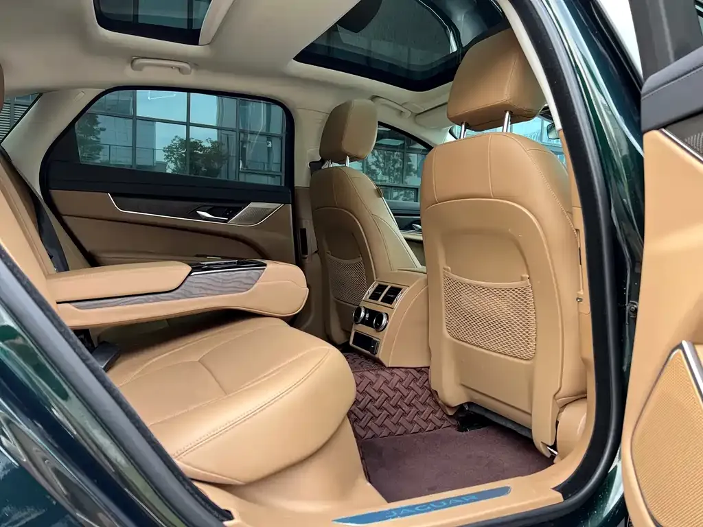 Jaguar XFL 2022 из CN, фото 8