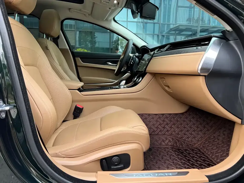 Jaguar XFL 2022 из CN, фото 9