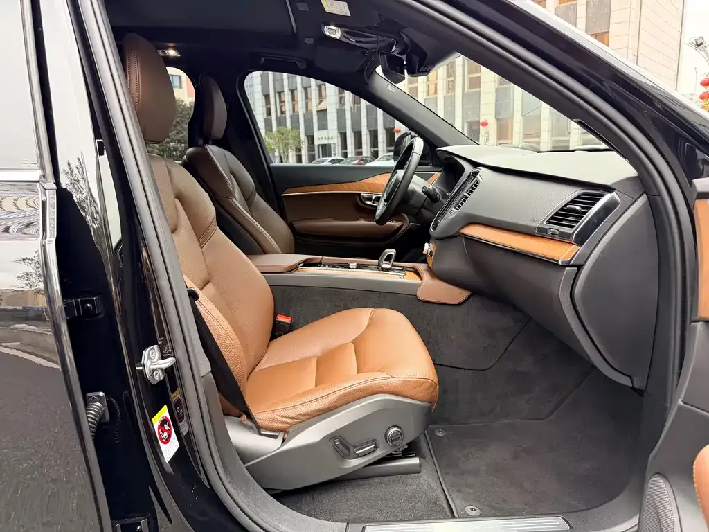 Volvo XC90 2021 из CN, фото 10