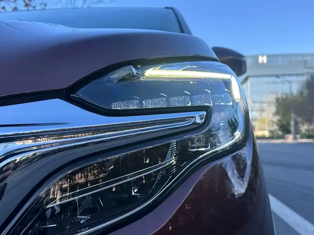 Buick GL8 2022 из CN, фото 3