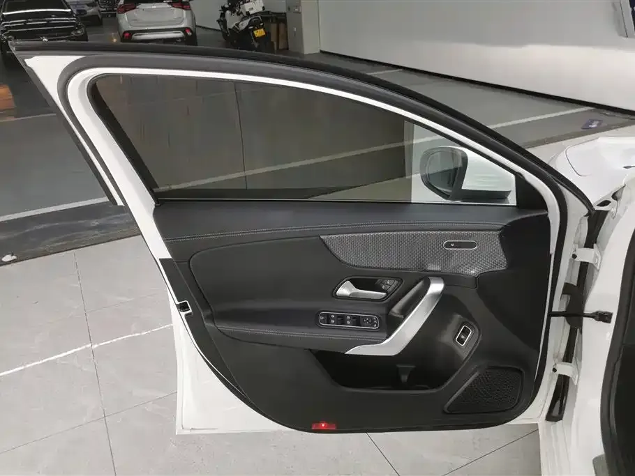 Mercedes-Benz A-Class 2023 из CN, фото 7