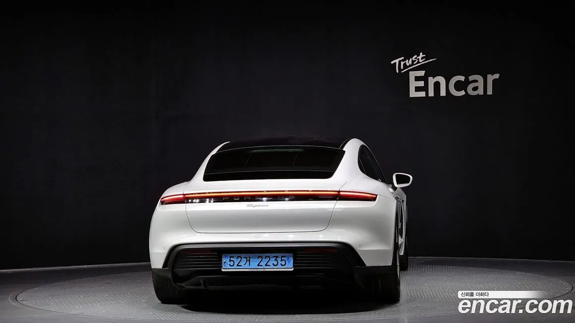 Porsche Taycan 2022 из KR, фото 4