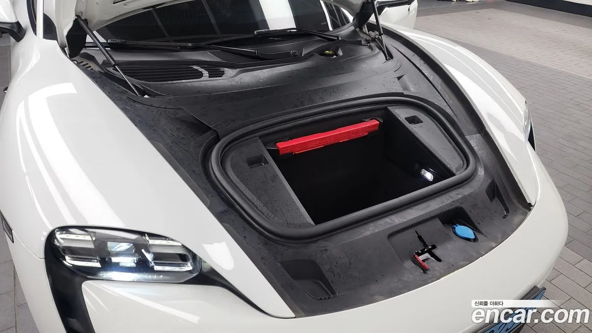 Porsche Taycan 2022 из KR, фото 6