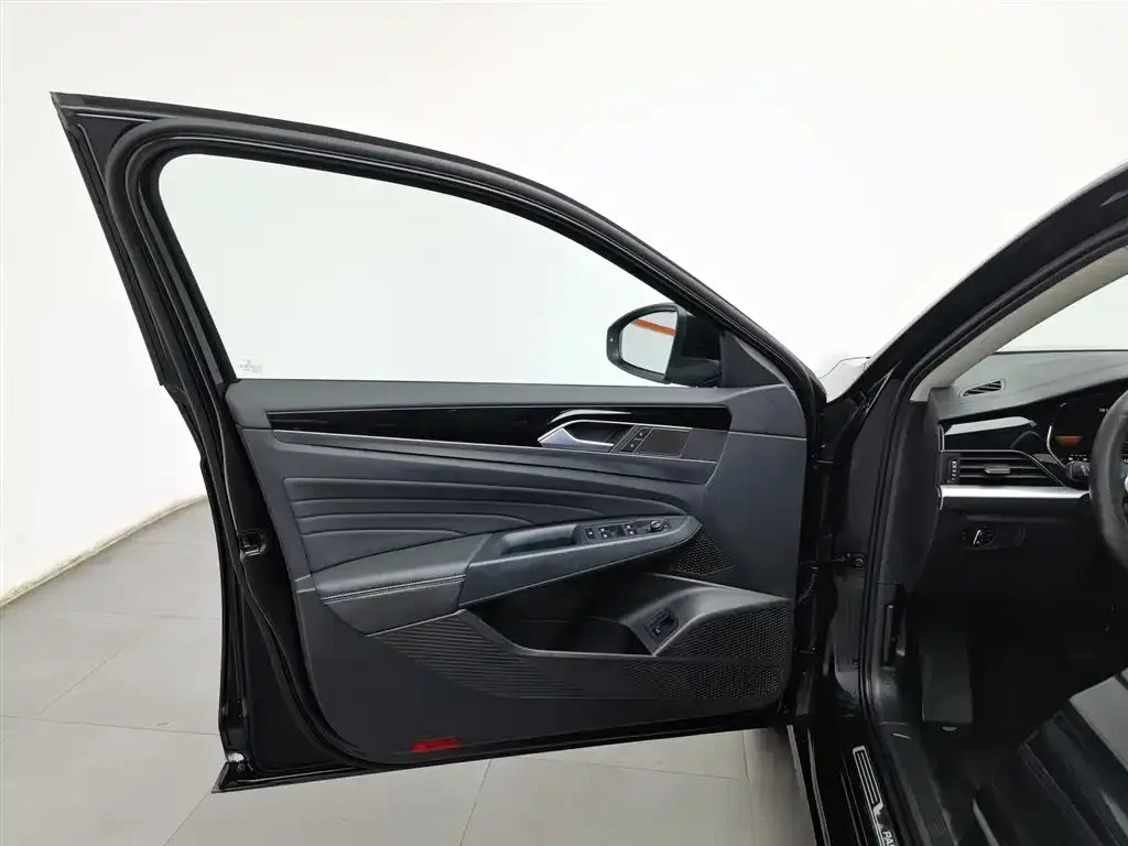 Volkswagen Passat 2025 из CN, фото 8