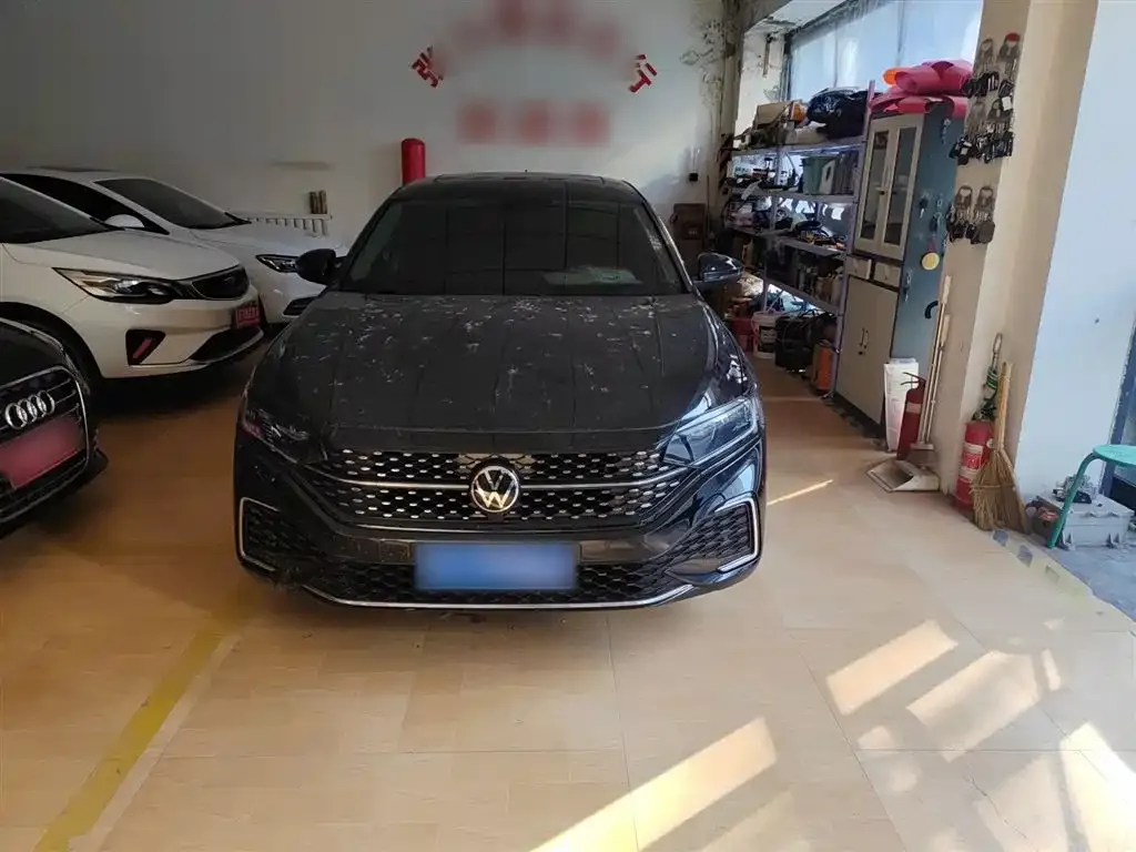 Volkswagen Passat 2023 из CN, фото 7