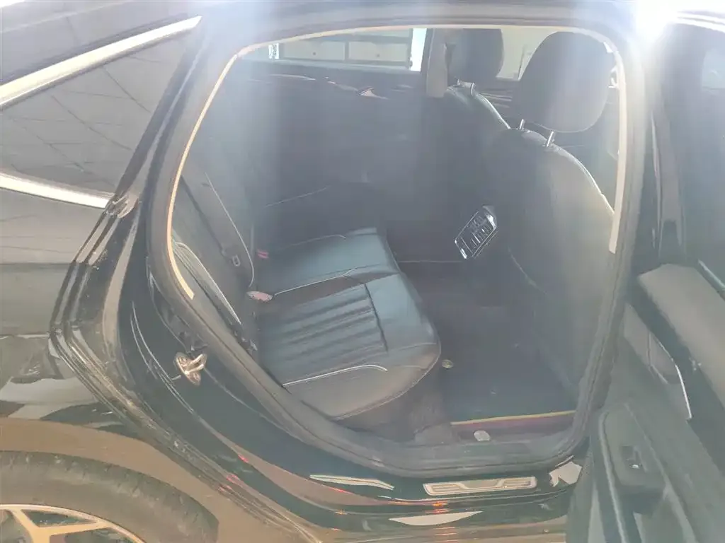 Volkswagen Passat 2023 из CN, фото 9