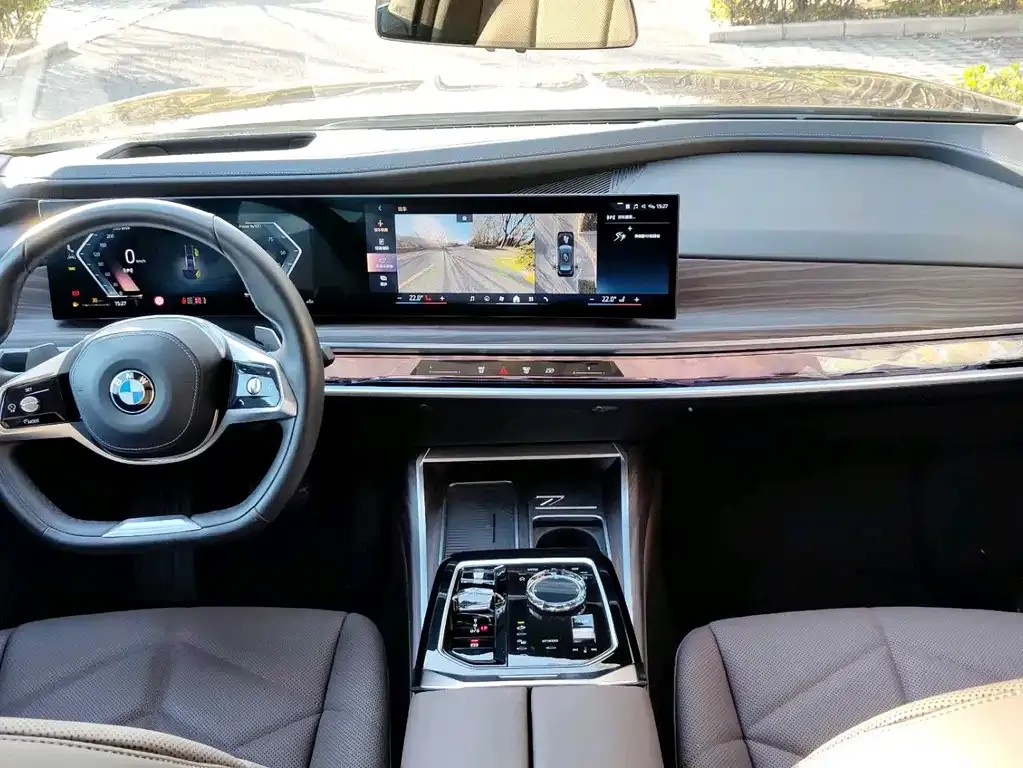 BMW 7 Series 2025 из CN, фото 8