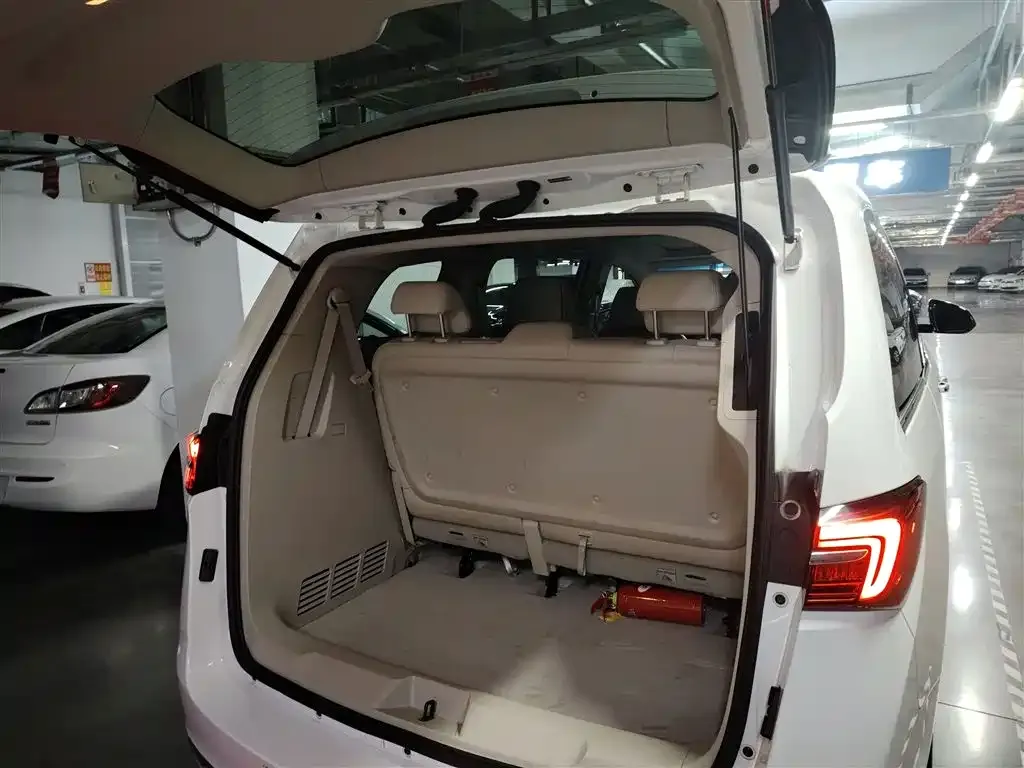 Buick GL8 2022 из CN, фото 10