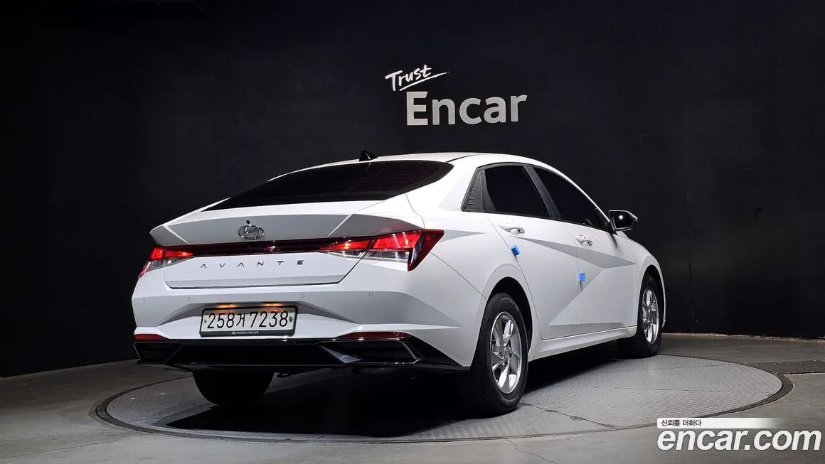 Hyundai AVANTE — фото 2