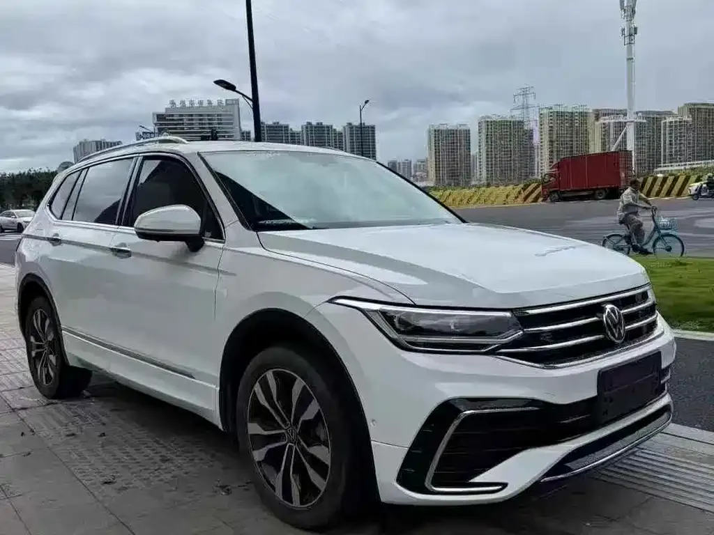 Volkswagen Tiguan L 2024 из CN, фото 3