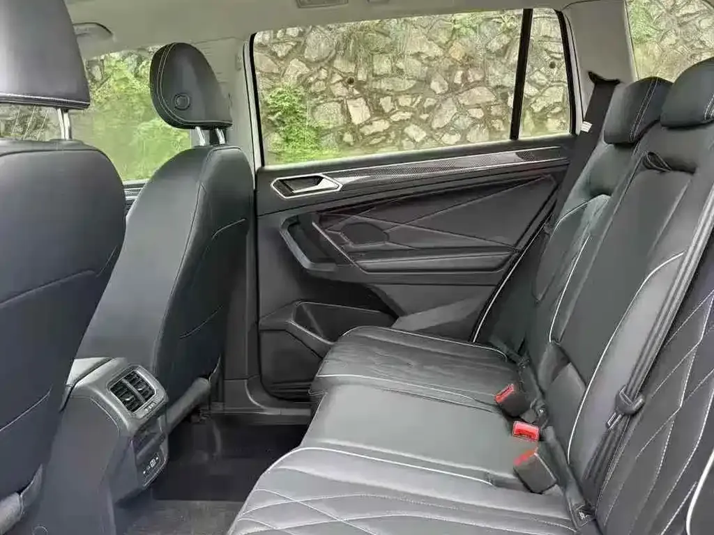 Volkswagen Tiguan L 2024 из CN, фото 5