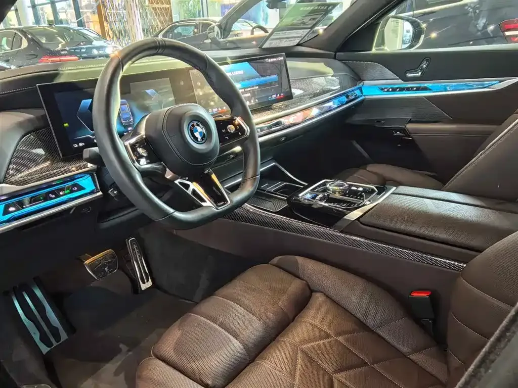BMW i7 2025 из CN, фото 10