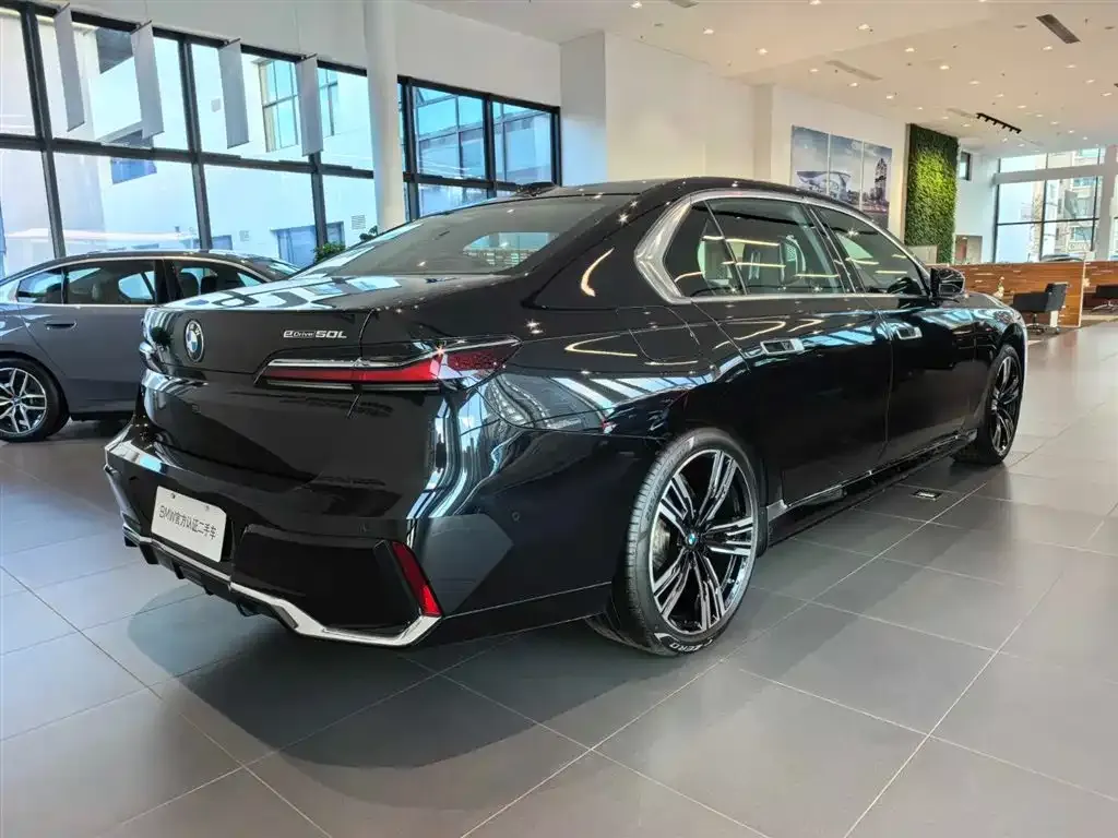 BMW i7 2025 из CN, фото 4