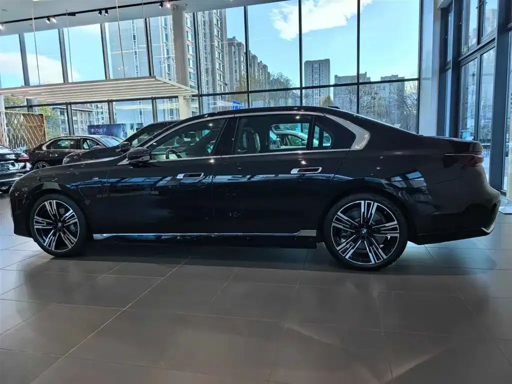 BMW i7 2025 из CN, фото 5