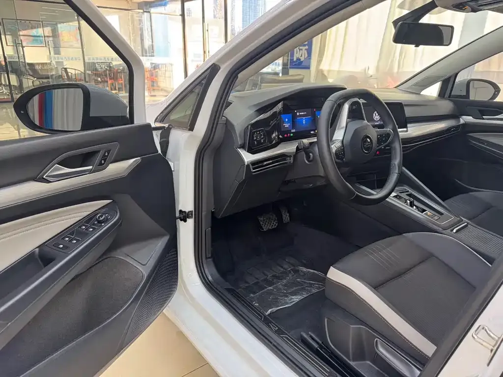 Volkswagen Golf 2021 из CN, фото 7