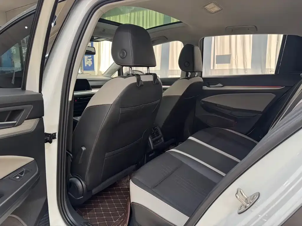 Volkswagen Golf 2021 из CN, фото 8