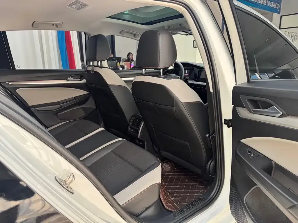 Volkswagen Golf 2021 из CN, фото 9
