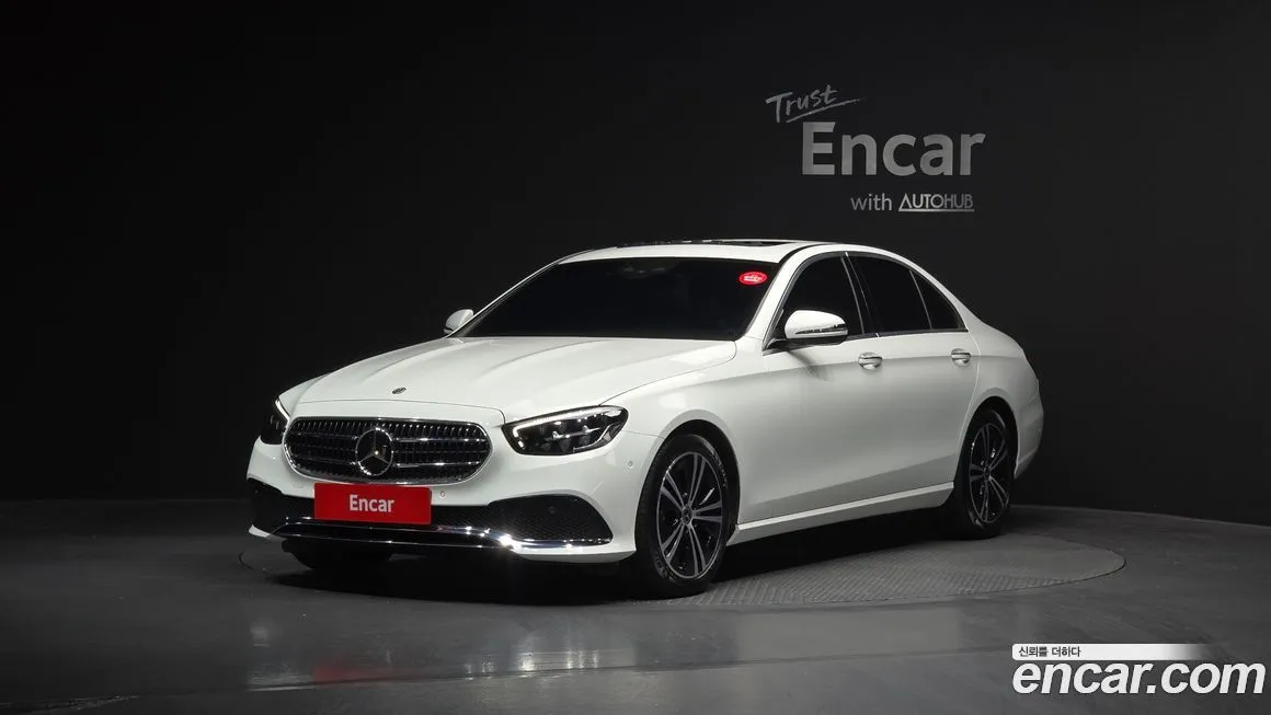 Mercedes-Benz E-Class — фото 1