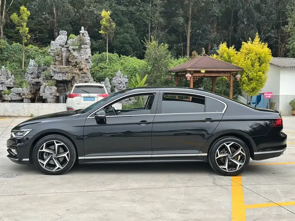 Volkswagen Magotan 2023 из CN, фото 10