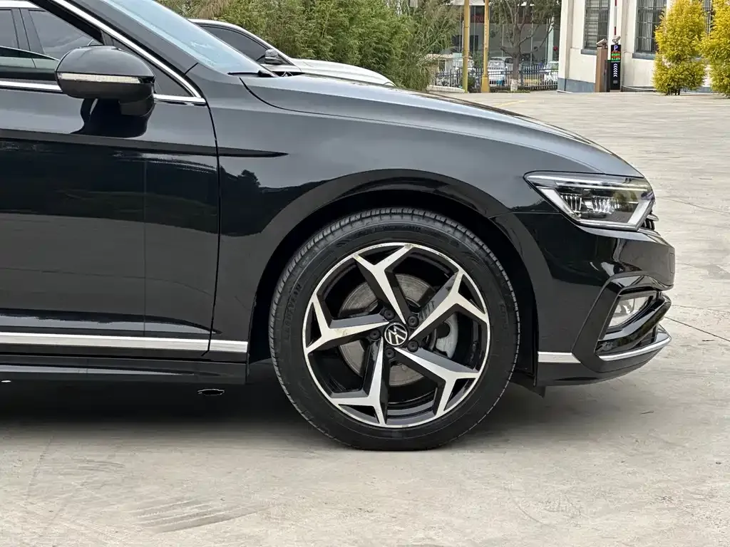 Volkswagen Magotan 2023 из CN, фото 5