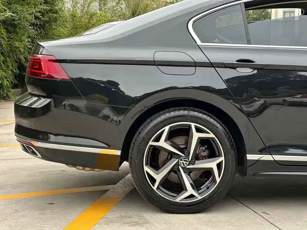 Volkswagen Magotan 2023 из CN, фото 6