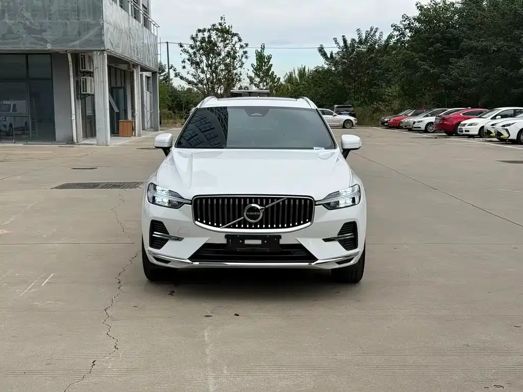 Volvo XC60 — фото 2