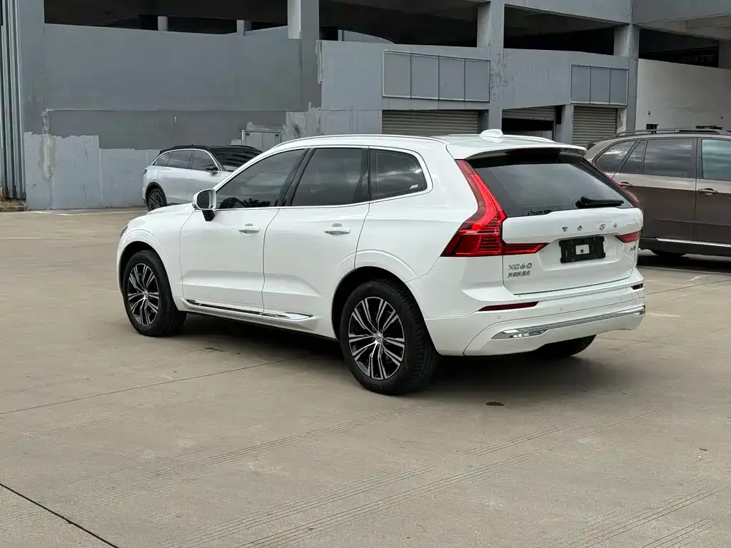 Volvo XC60 — фото 4