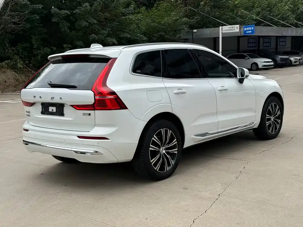 Volvo XC60 — фото 6