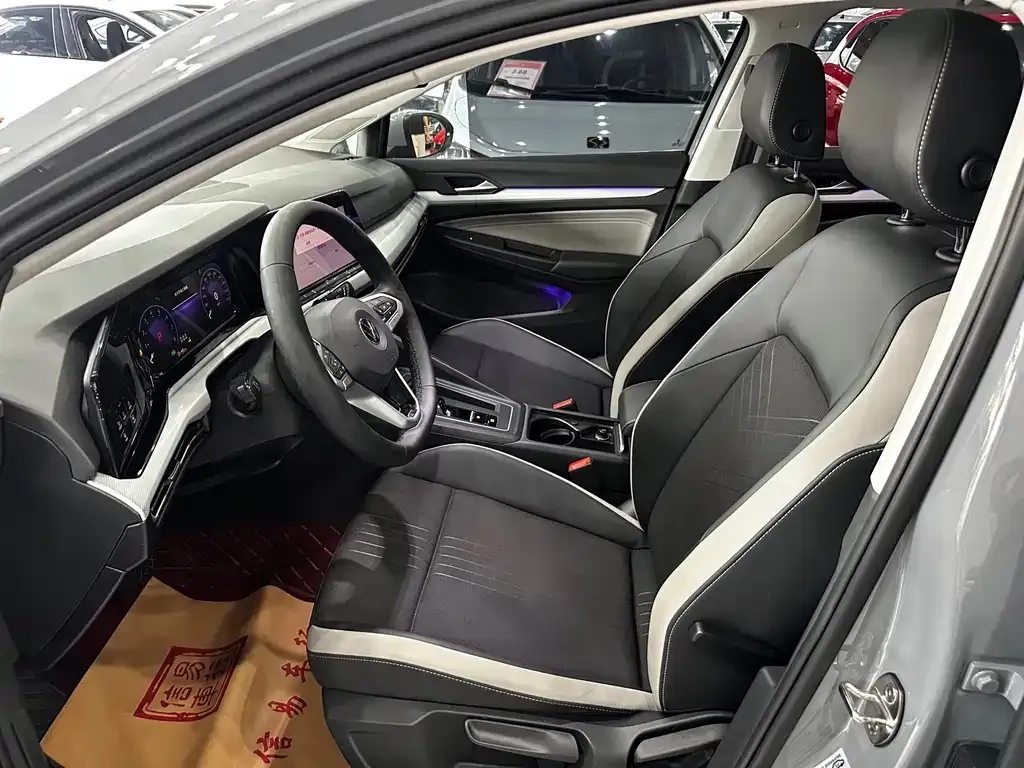Volkswagen Golf 2022 из CN, фото 10