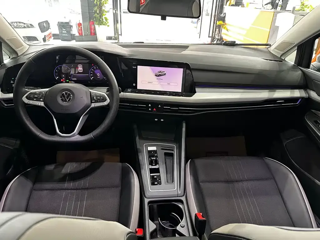 Volkswagen Golf 2022 из CN, фото 7