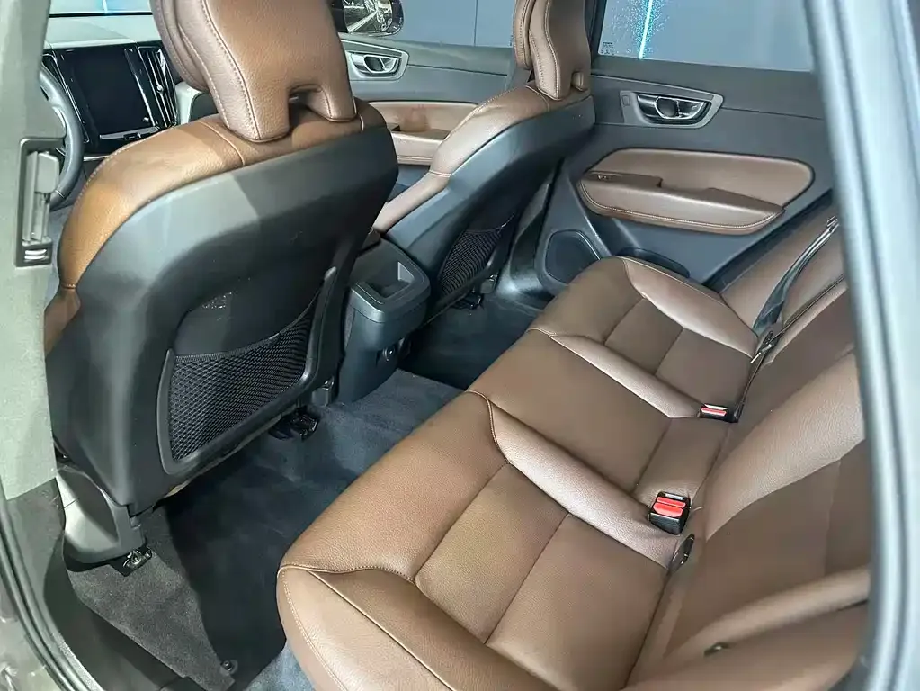 Volvo XC60 2022 из CN, фото 10