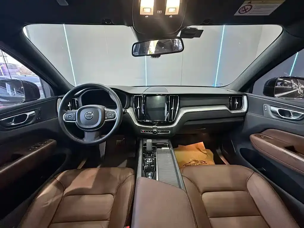 Volvo XC60 2022 из CN, фото 9
