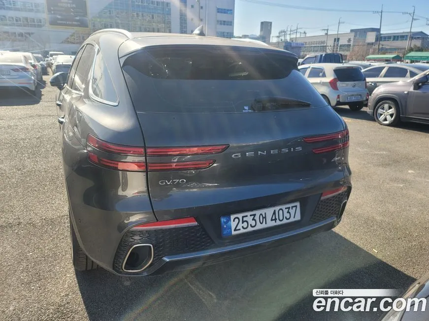 Genesis GV70 2024 из KR, фото 2