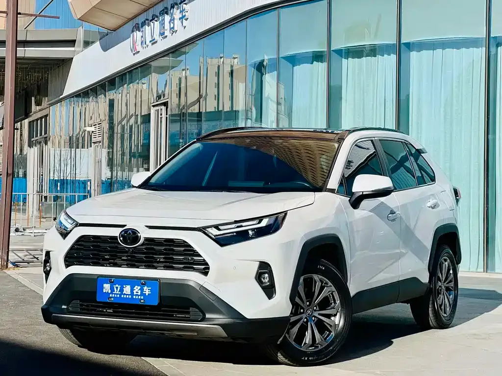 Toyota RAV4 2023 из CN, фото 1